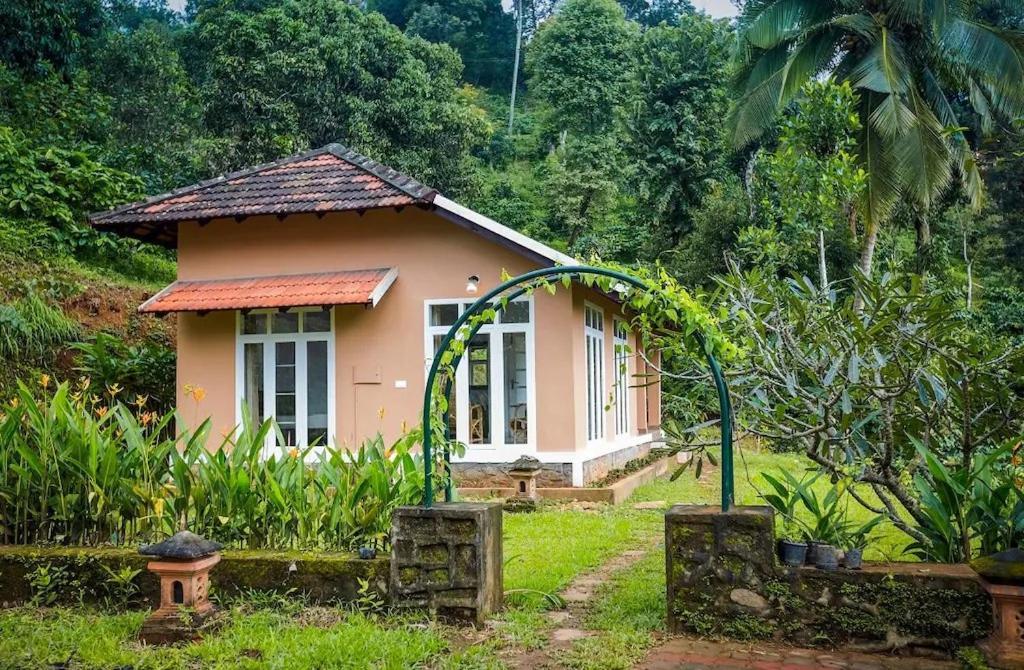 After The Rains - Rainforest Lodge Meppadi Bagian luar foto